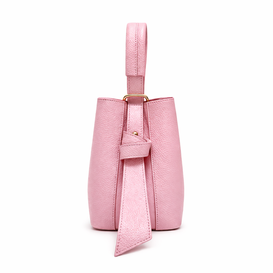 Set borsa secchiello + pochette in vera pelle martellata, pratico ed elegante per ogni occasione.