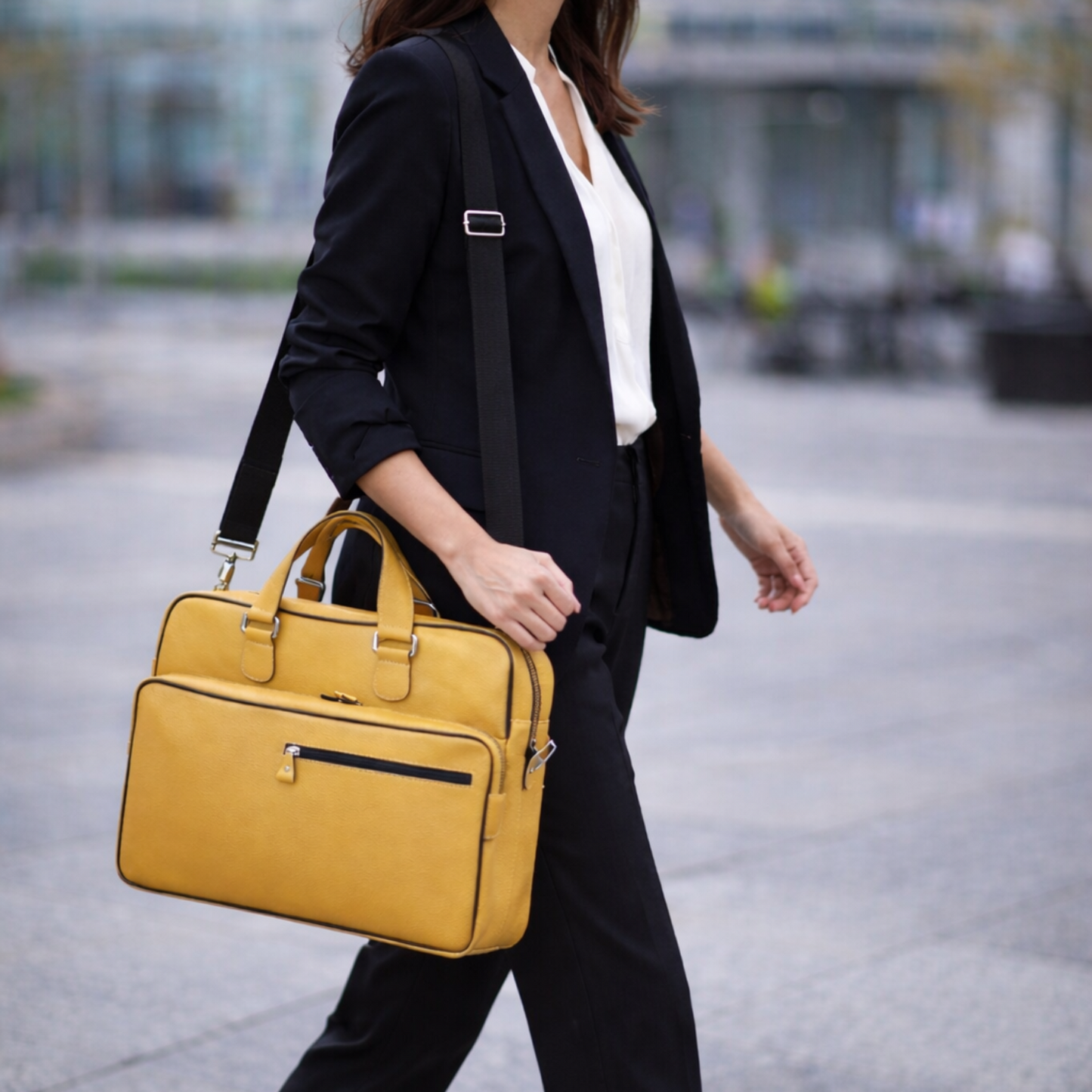 Cartella in Vera Pelle 24 Ore – Borsa Professionale con Tracolla Regolabile Made in Italy