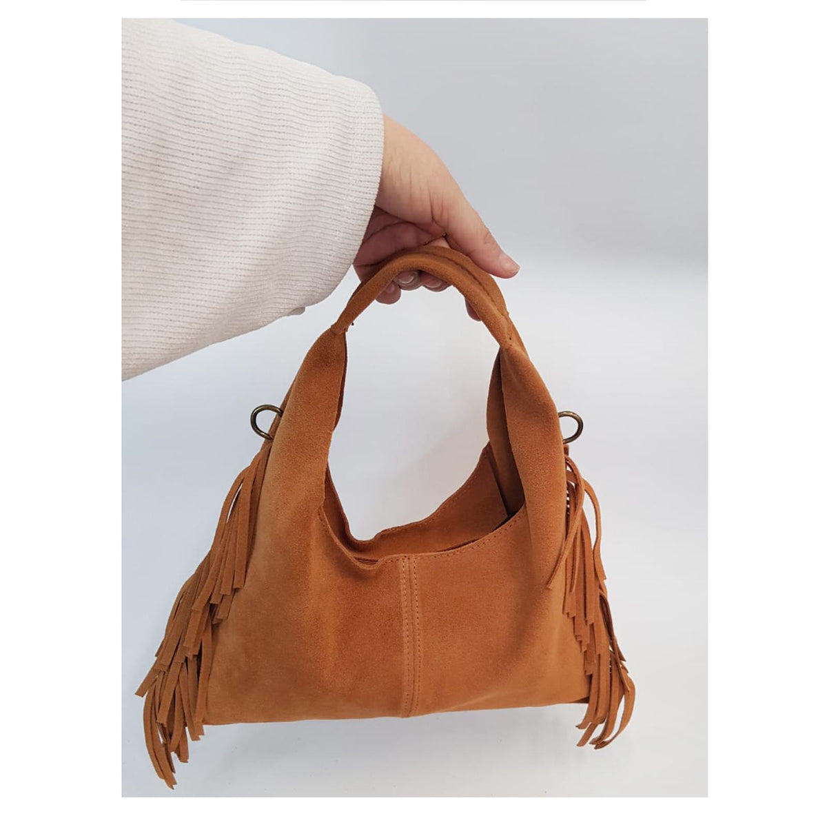 Borsa donna in camoscio con frange laterali, sfoderata, tracolla regolabile, made in Italy